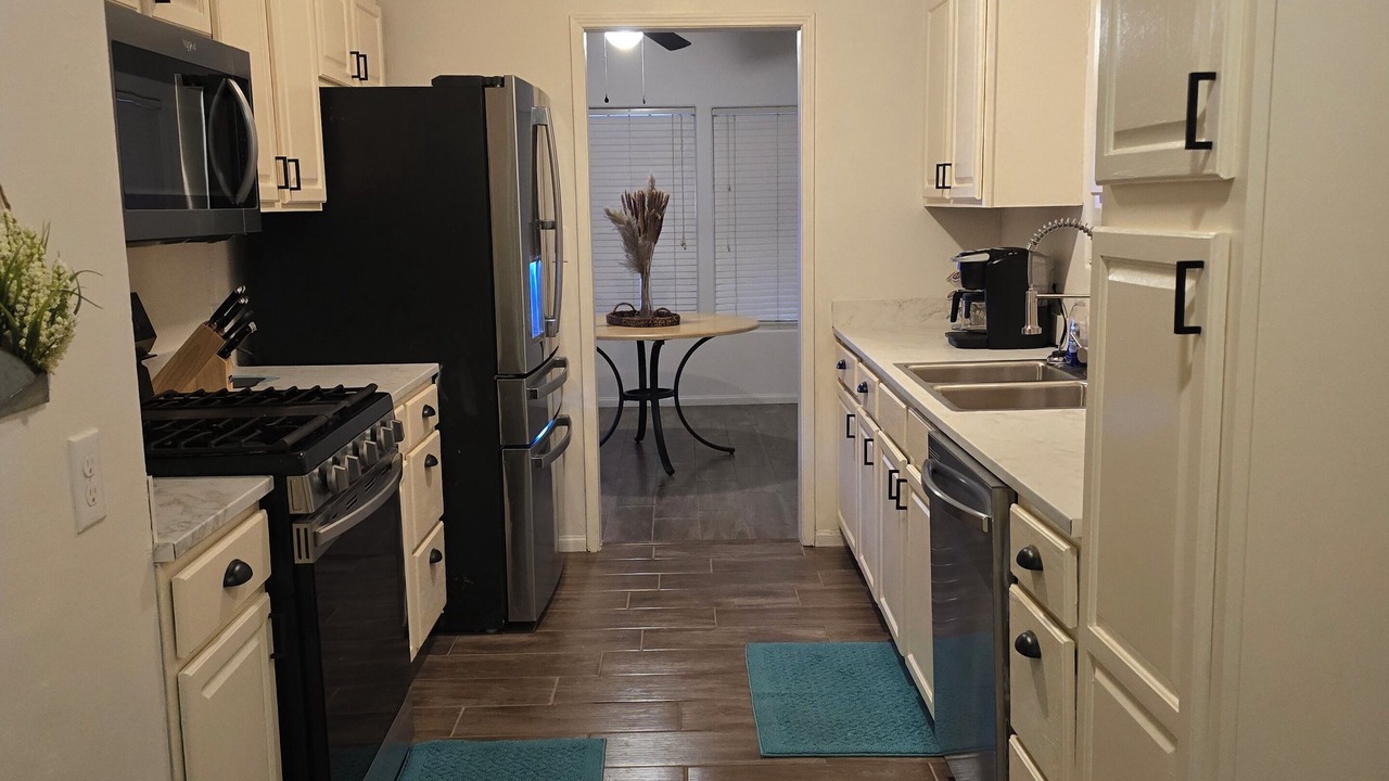 Photo of Kitchen in Oildale