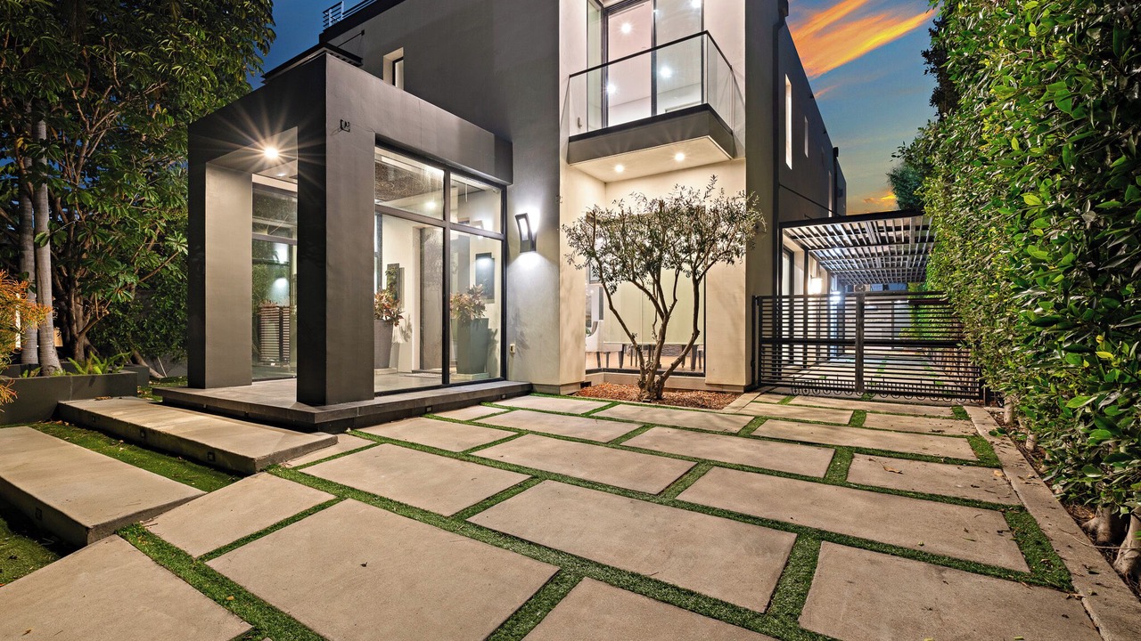 Photo of Outdoor in Melrose