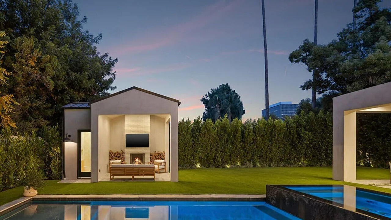 Photo of Outdoor in Encino