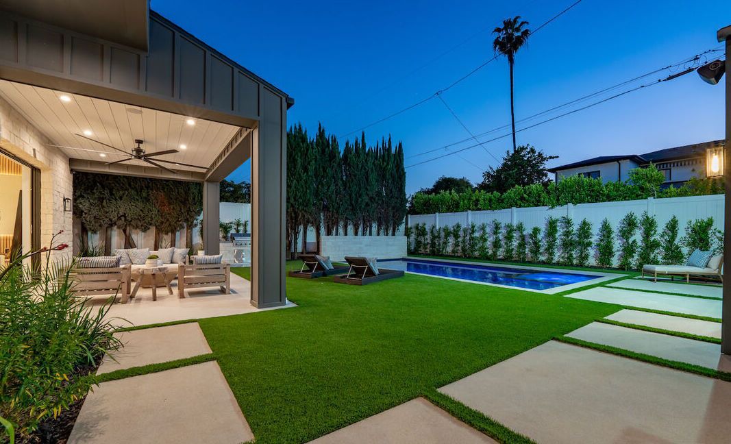 Photo of Outdoor in Encino