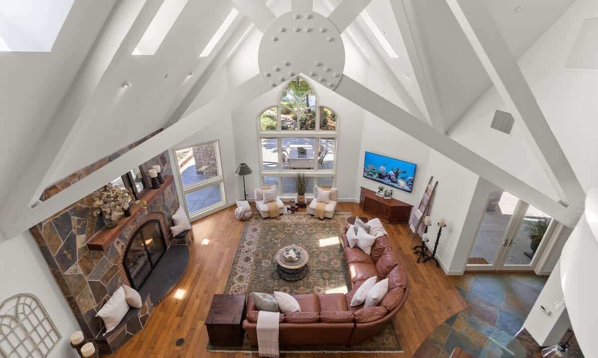 Photo of Livingroom in Davis