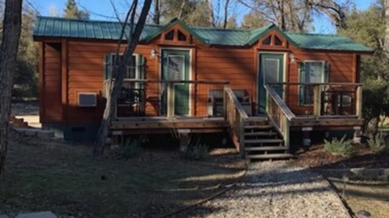 Photo of Buildings in Oakhurst