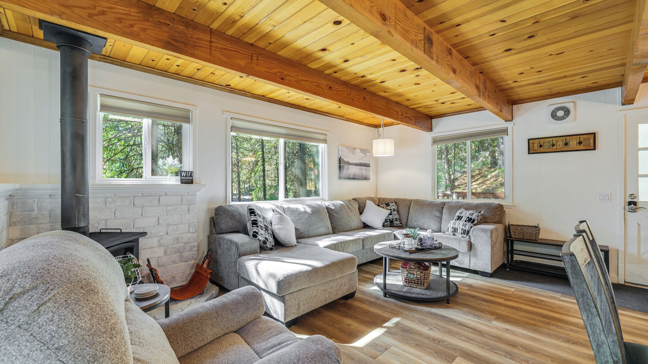 Photo of Livingroom in Cold Springs