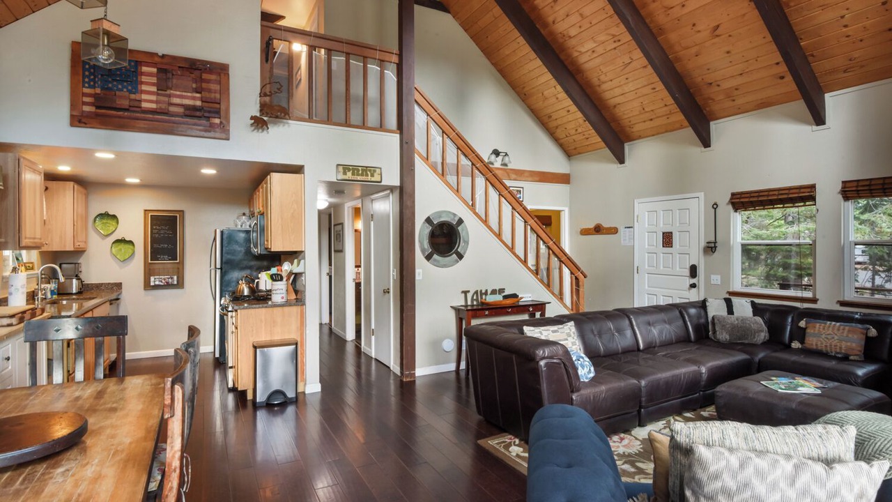 Photo of Livingroom in Carnelian Bay