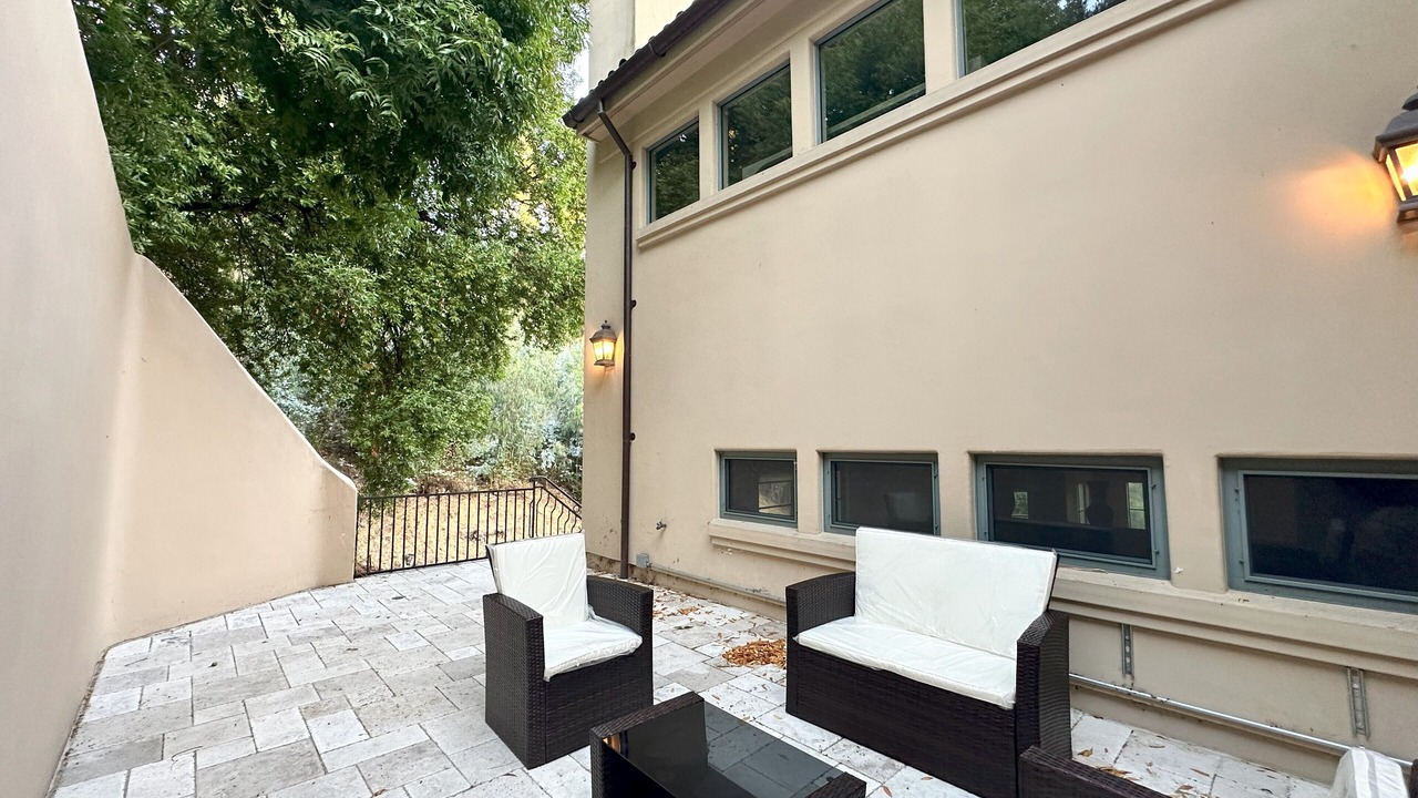 Photo of Outdoor in Claremont Hills