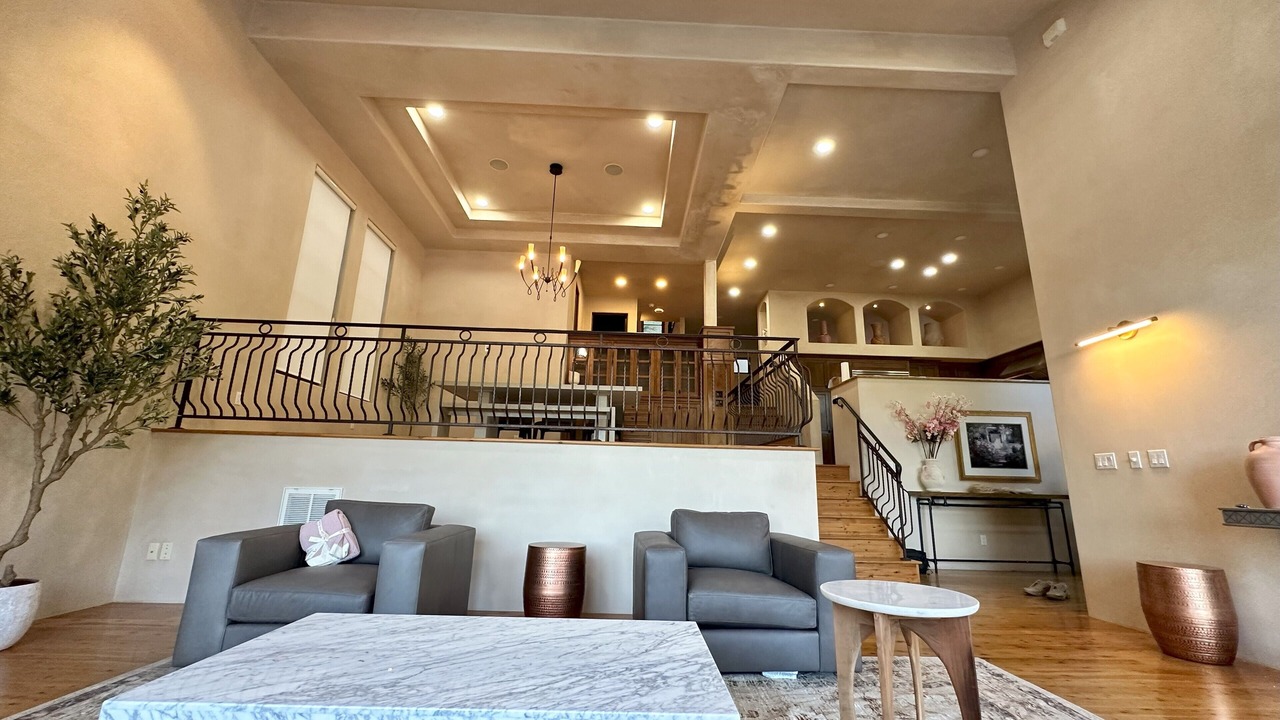 Photo of Livingroom in Claremont Hills