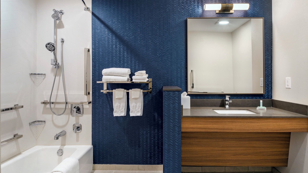 Photo of Bathroom in Hanford