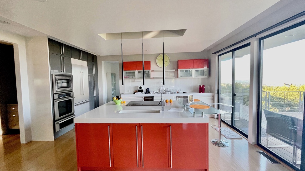 Photo of Kitchen in Los Altos Hills