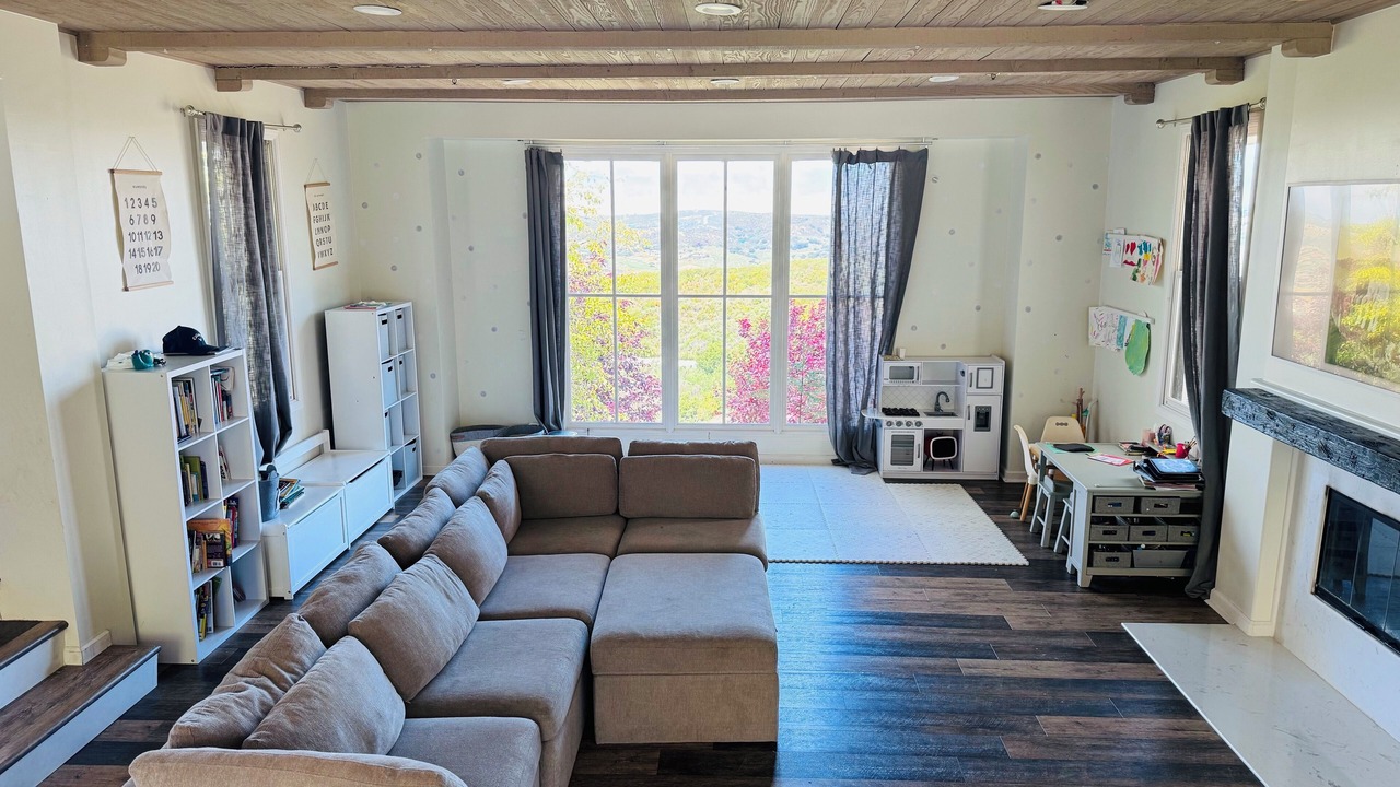 Photo of Livingroom in Monterey