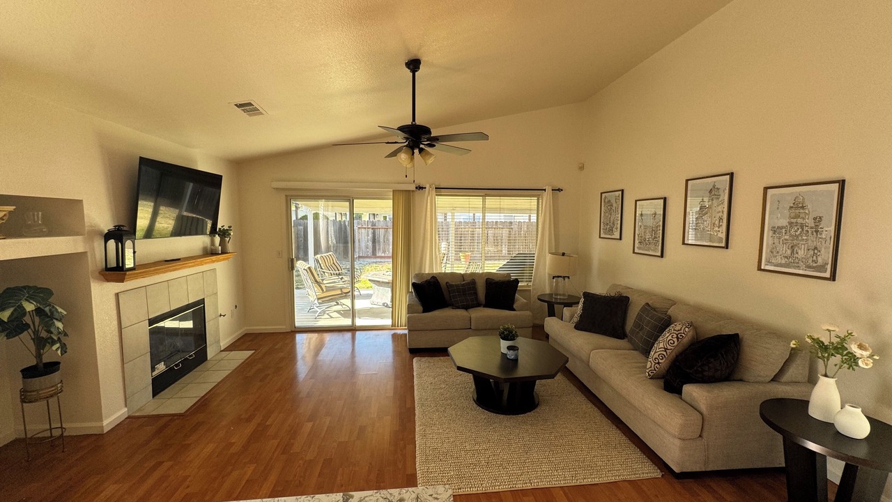 Photo of Livingroom in Turlock