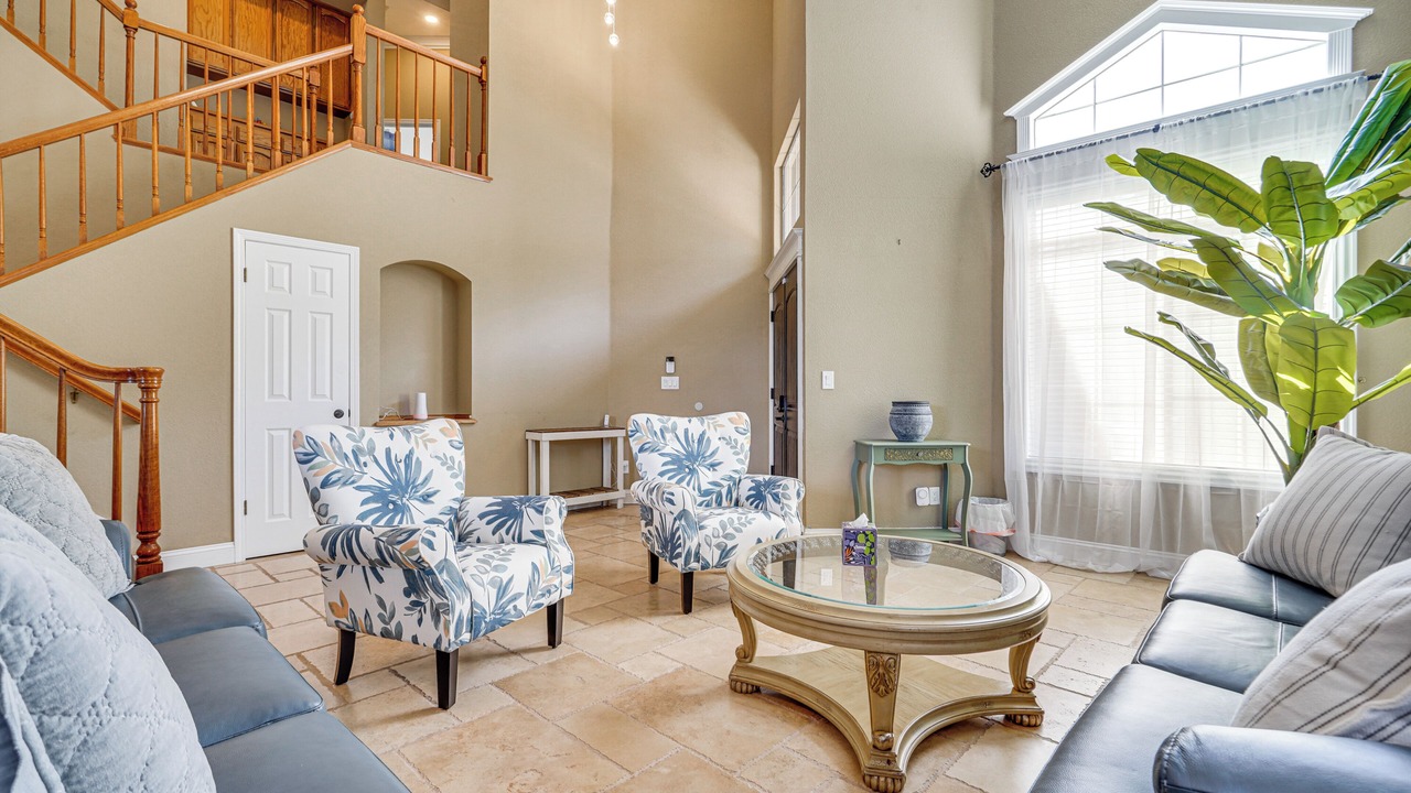Photo of Livingroom in Tracy