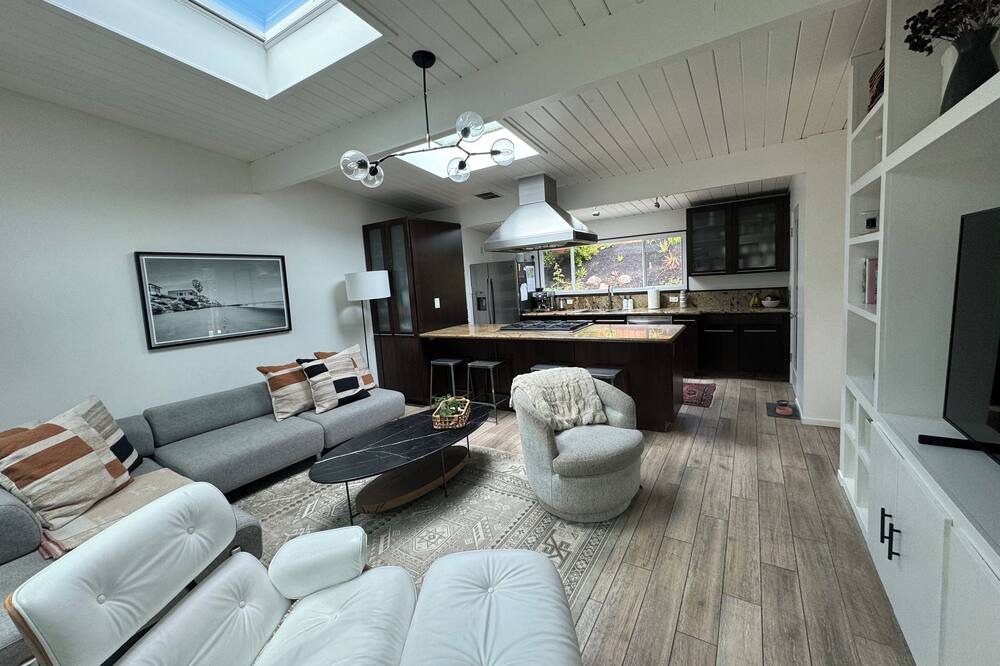 Photo of Livingroom in Lucas Valley-Marinwood