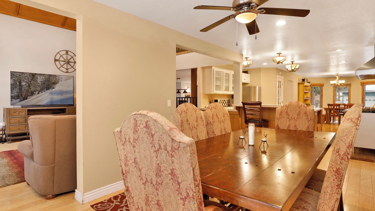 Photo of Bedroom in Evergreen Estates