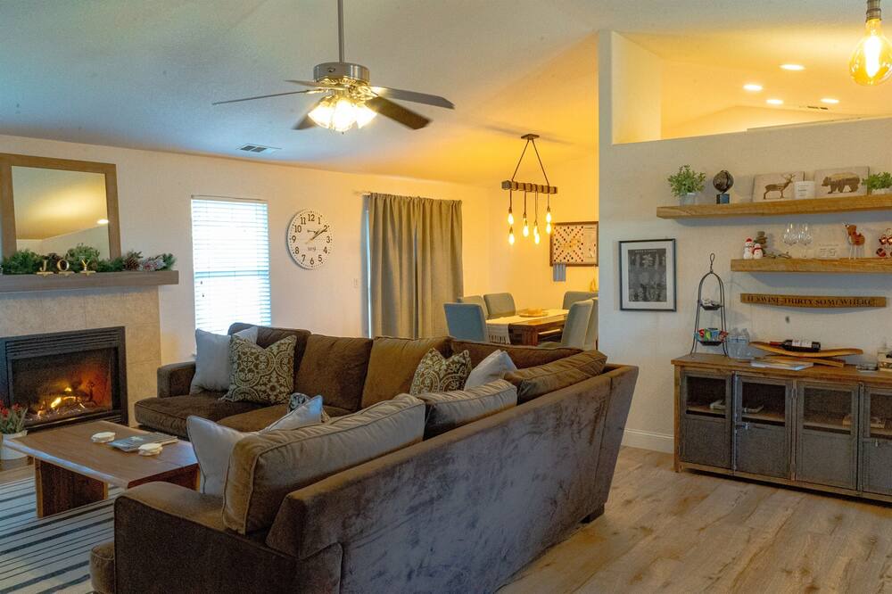 Photo of Livingroom in Paso Robles