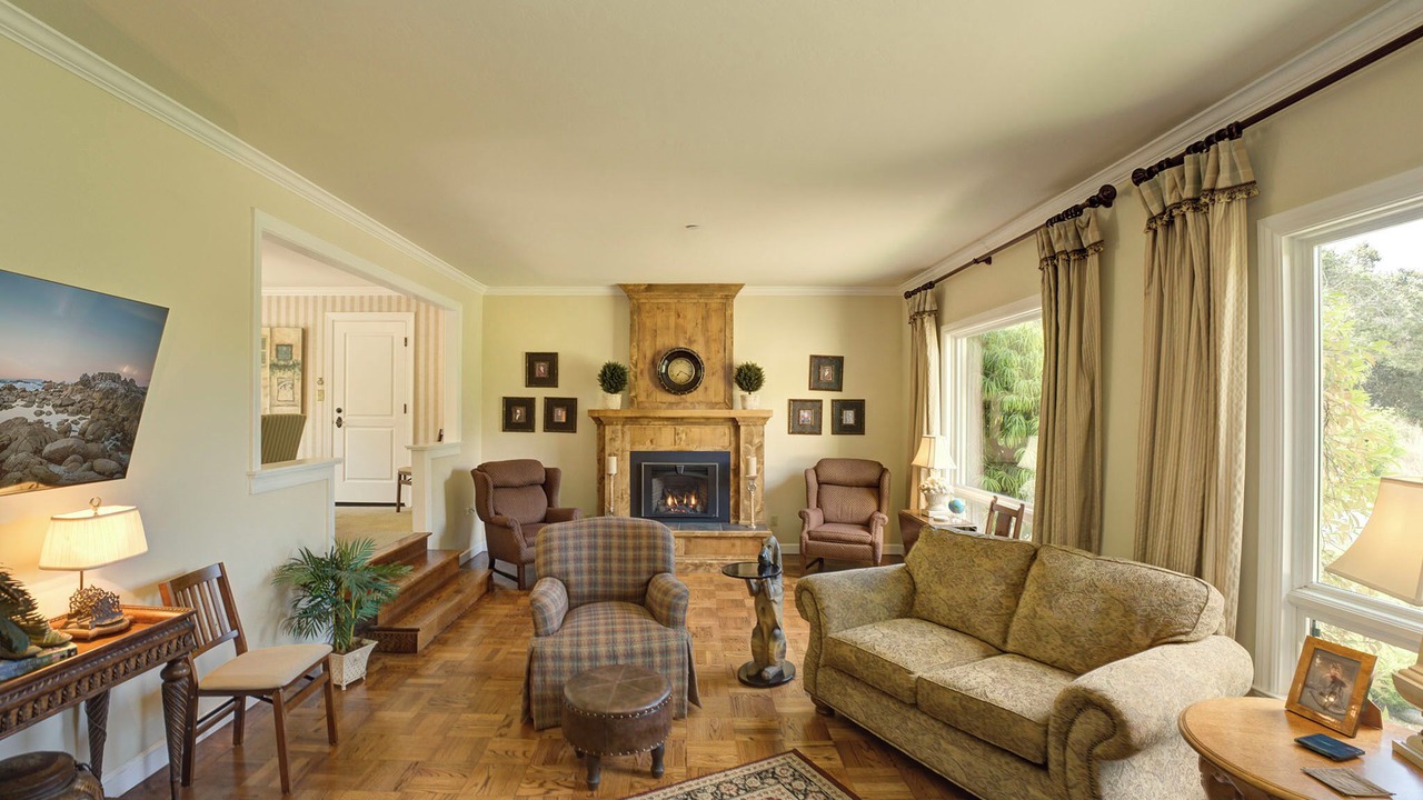Photo of Livingroom in Salinas