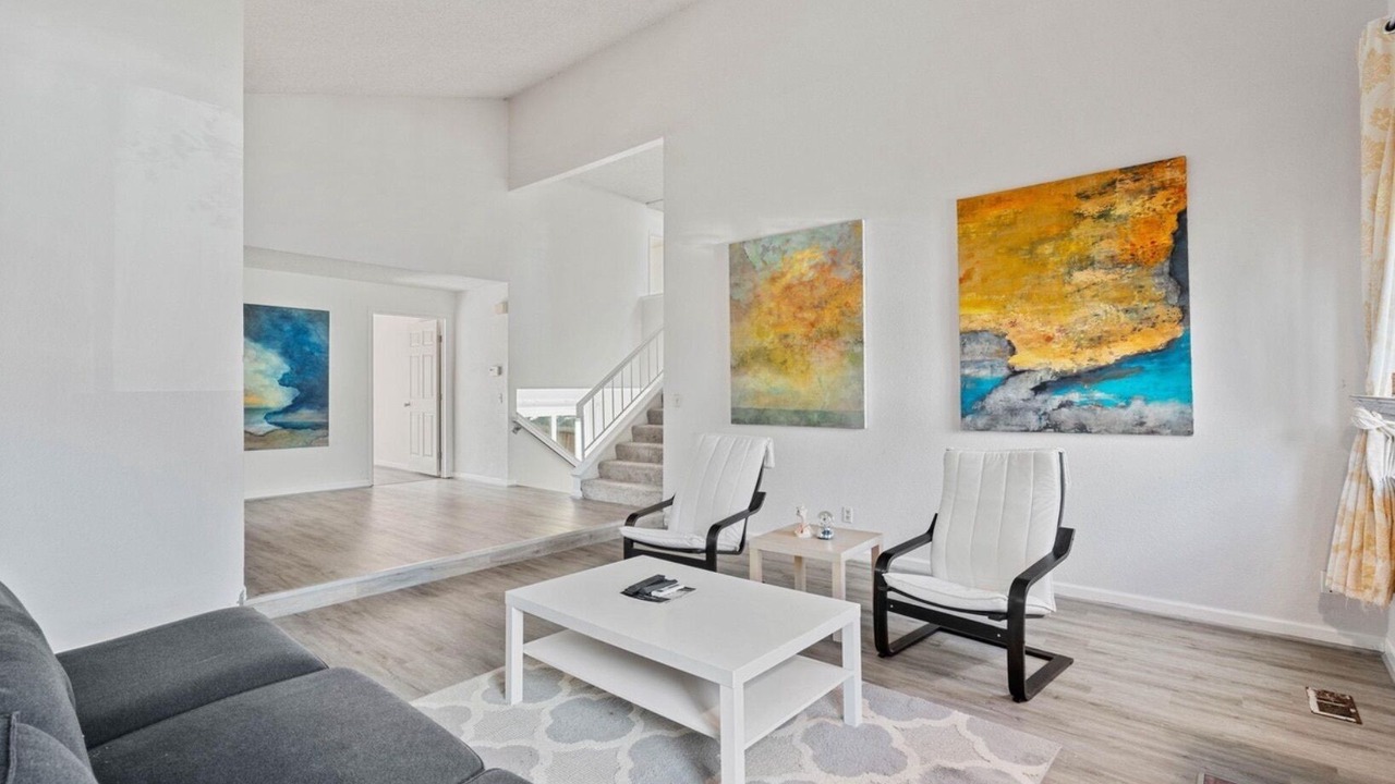 Photo of Livingroom in Hayward