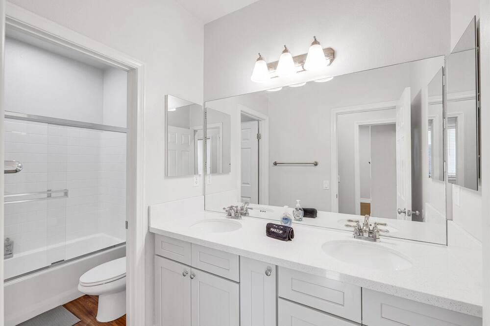 Photo of Bathroom in Eastvale