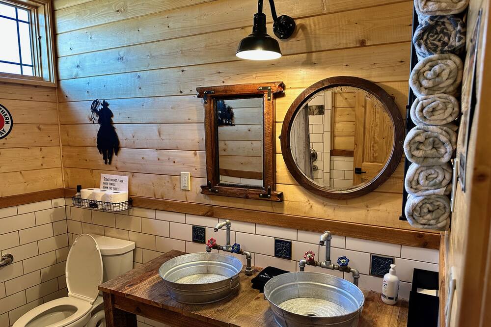 Photo of Bathroom in Coarsegold