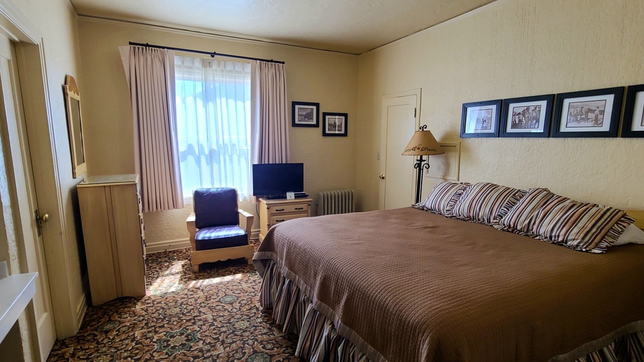 Photo of Bedroom in Lone Pine