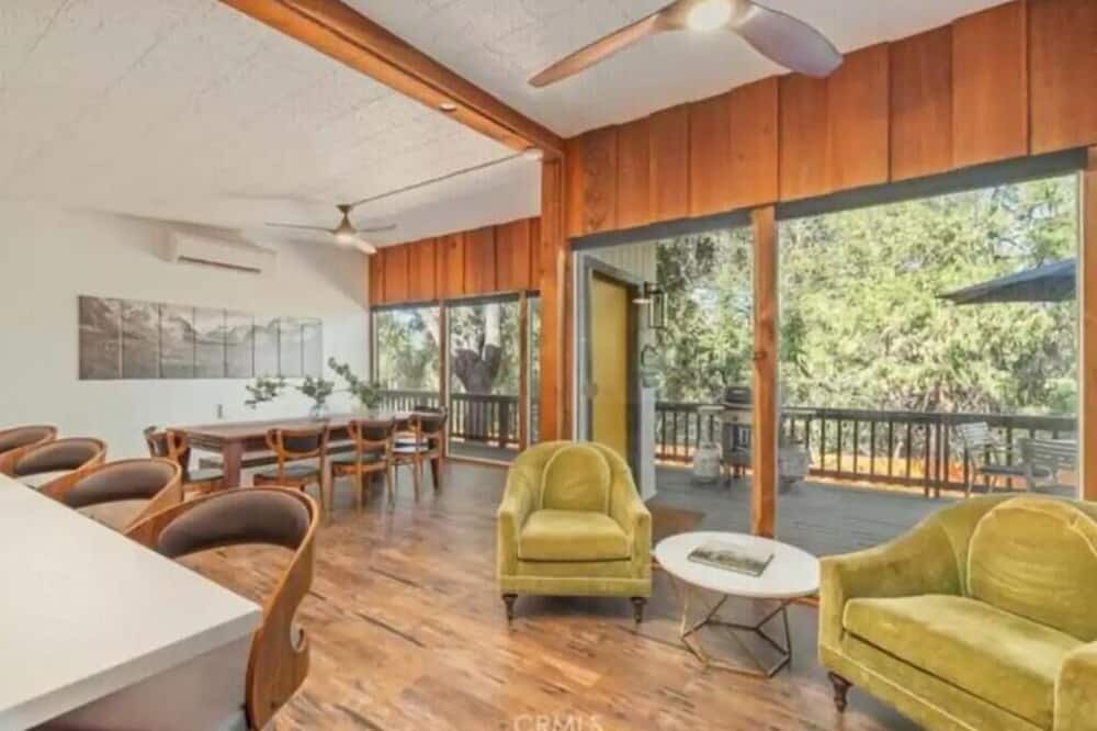 Photo of Livingroom in Wishon