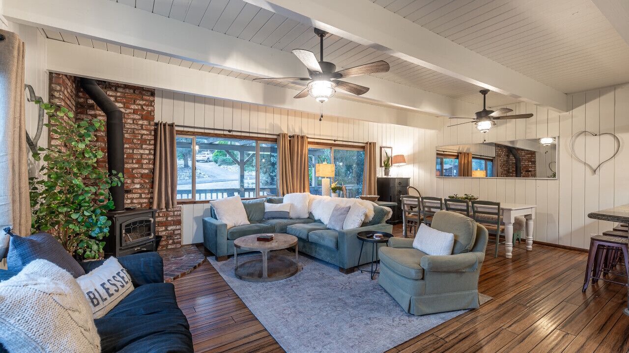 Photo of Livingroom in Pine Mountain Club