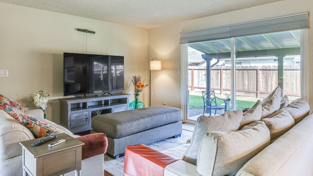 Photo of Livingroom in Oakdale