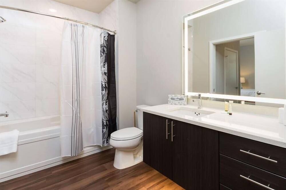 Photo of Bathroom in Shoreline West