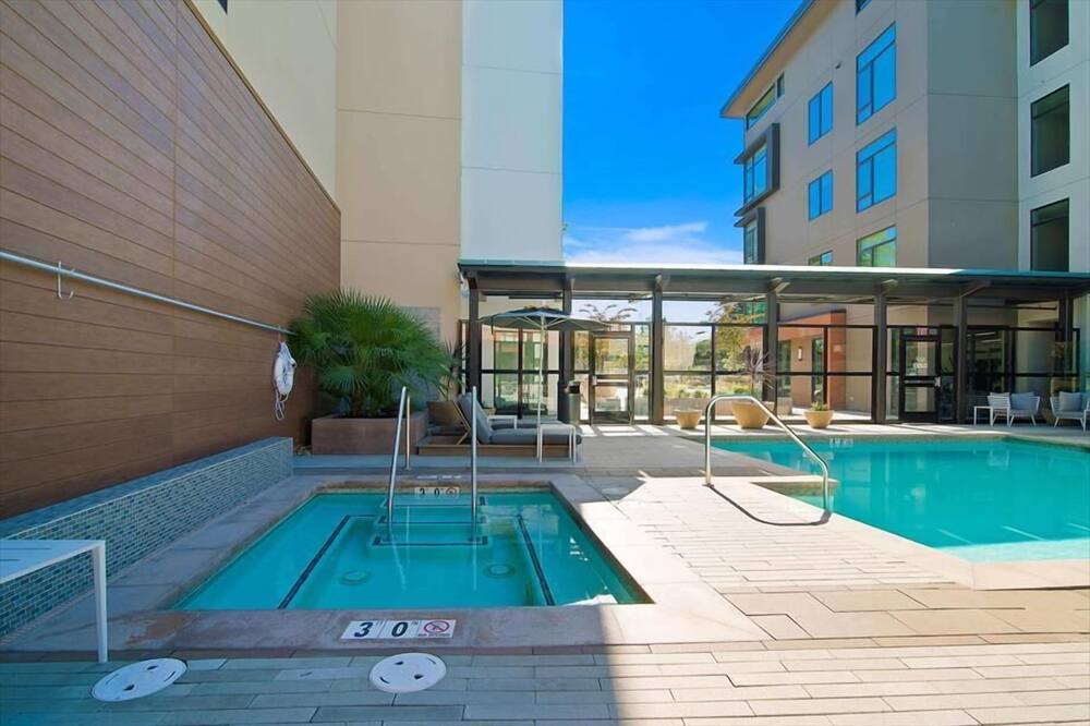 Photo of Outdoor in Shoreline West