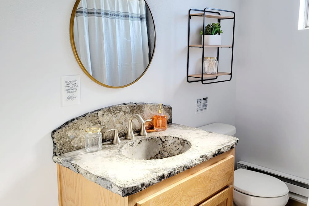 Photo of Bathroom in Fallon