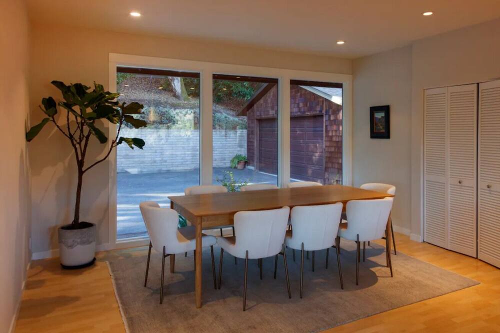 Photo of Livingroom in Carmel Valley