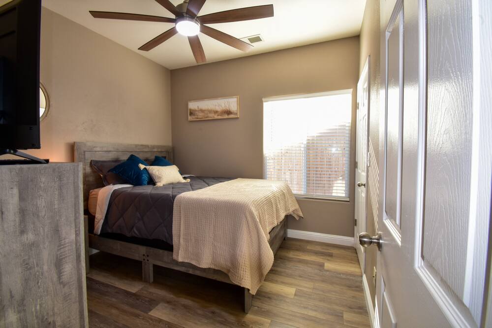 Photo of Bedroom in Porterville