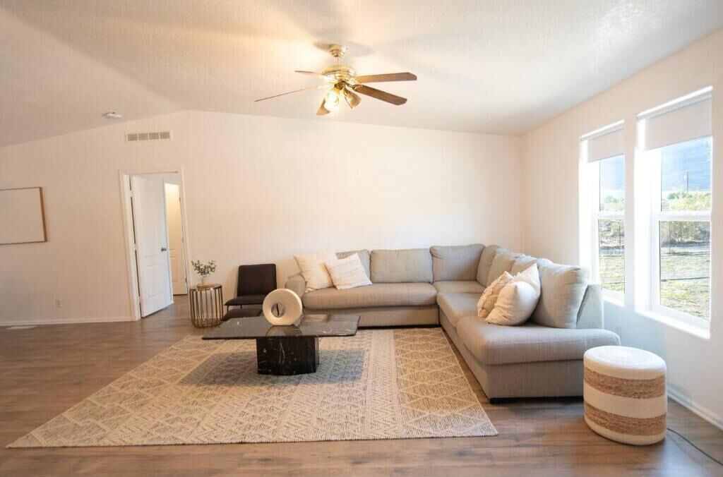 Photo of Livingroom in Crystal
