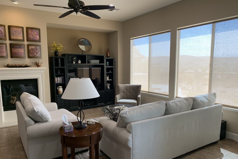 Photo of Livingroom in Sparks