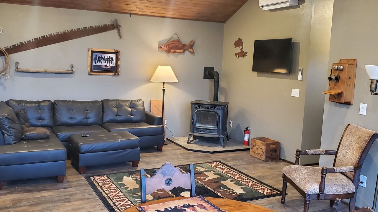Photo of Livingroom in Douglas City
