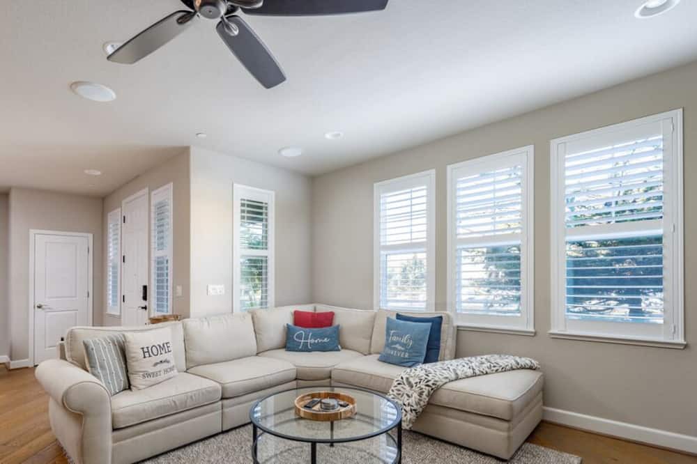 Photo of Livingroom in Marina