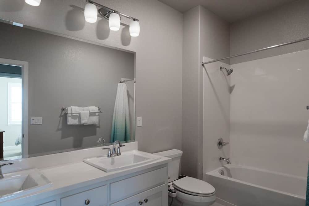Photo of Bathroom in Marina