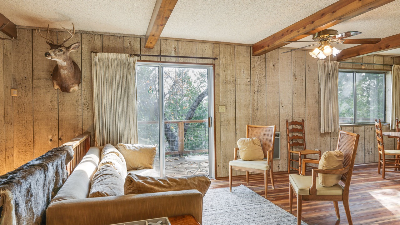 Photo of Livingroom in Mi-Wuk Village