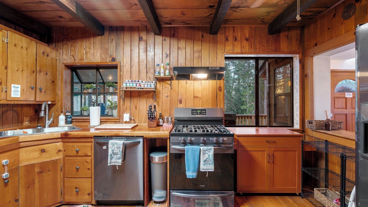 Photo of Kitchen in Groveland