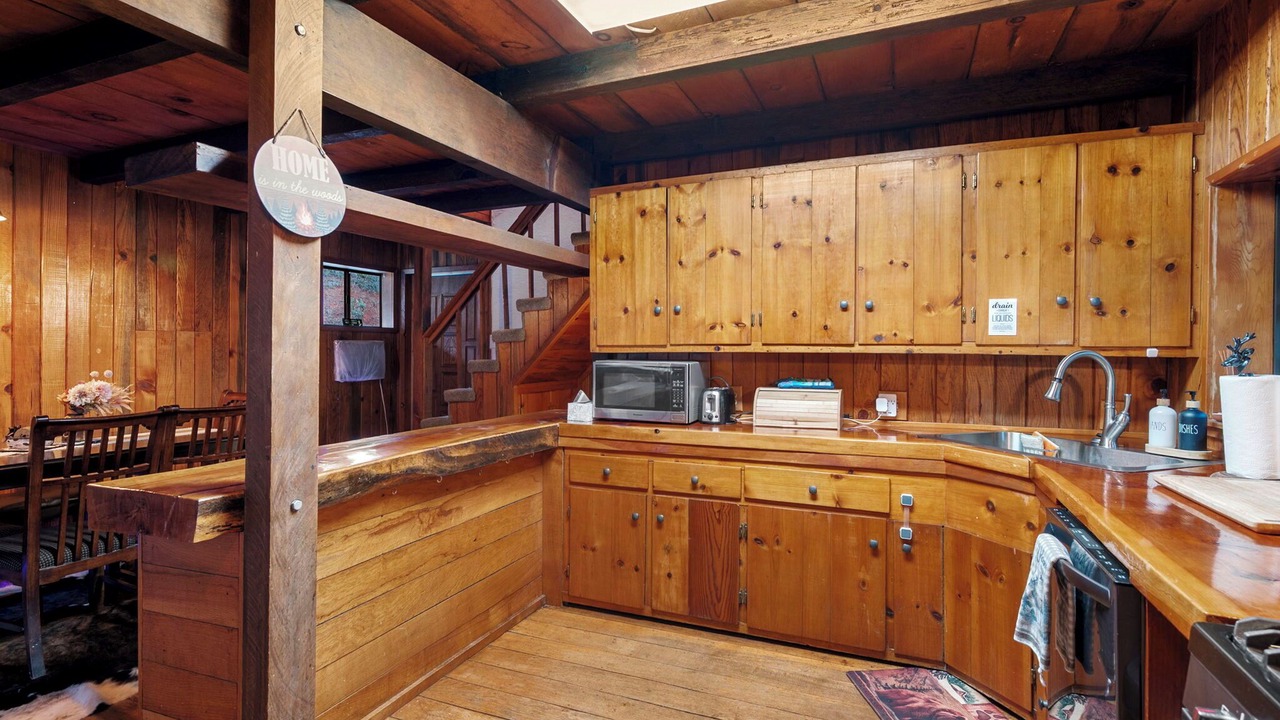 Photo of Kitchen in Groveland