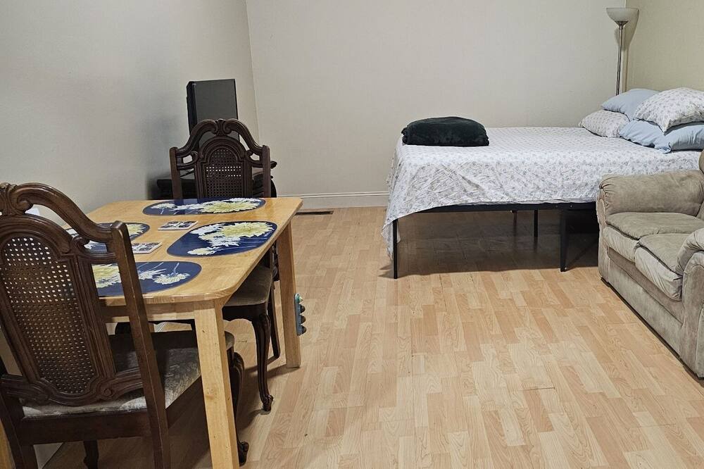 Photo of Bedroom in San Leandro