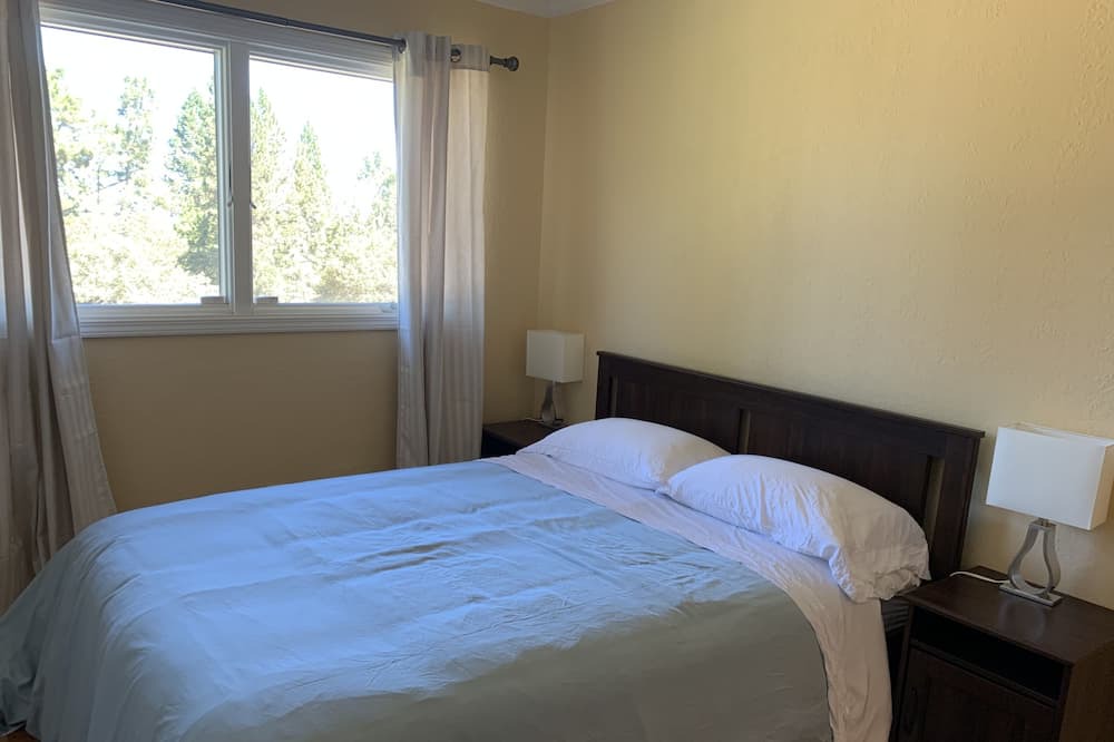Photo of Bedroom in Lexington Hills