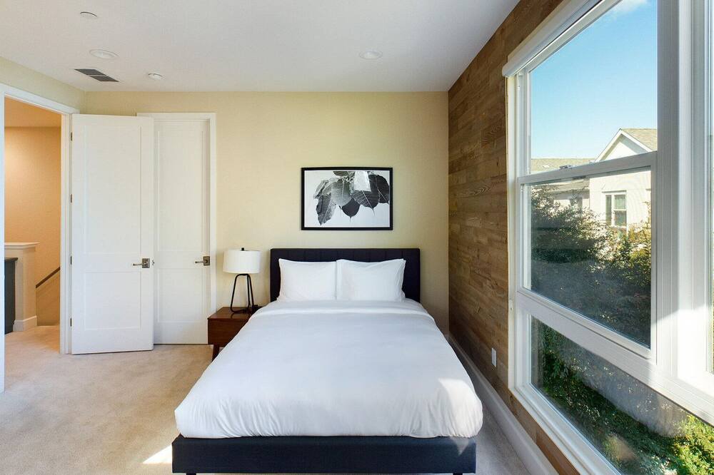 Photo of Bedroom in Hillsdale