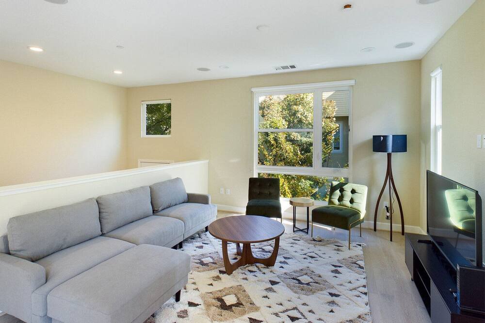 Photo of Livingroom in Hillsdale
