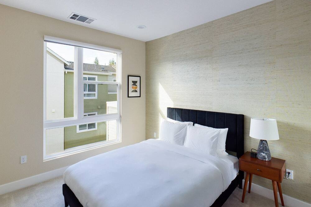 Photo of Bedroom in Hillsdale