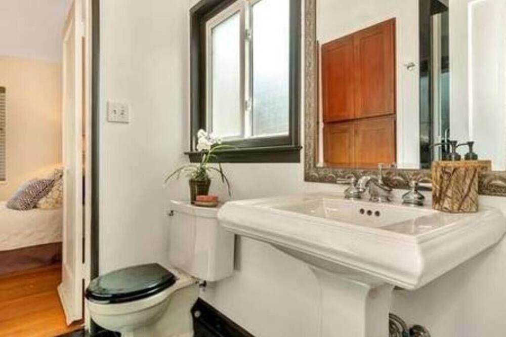Photo of Bathroom in Castro Valley