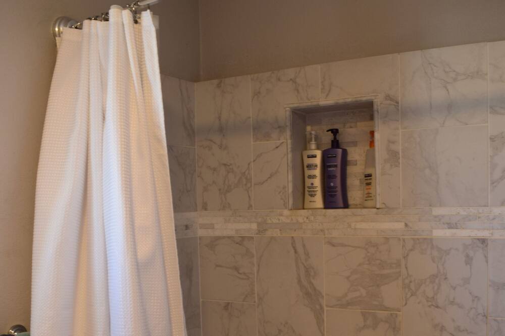 Photo of Bathroom in Weed