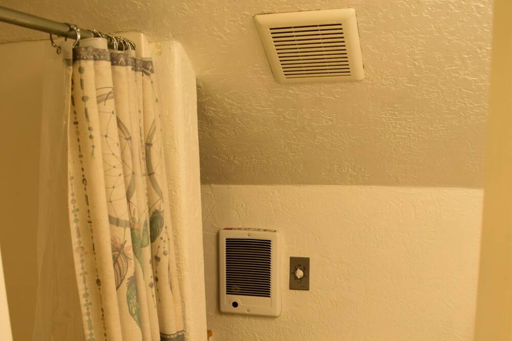 Photo of Bathroom in Weed