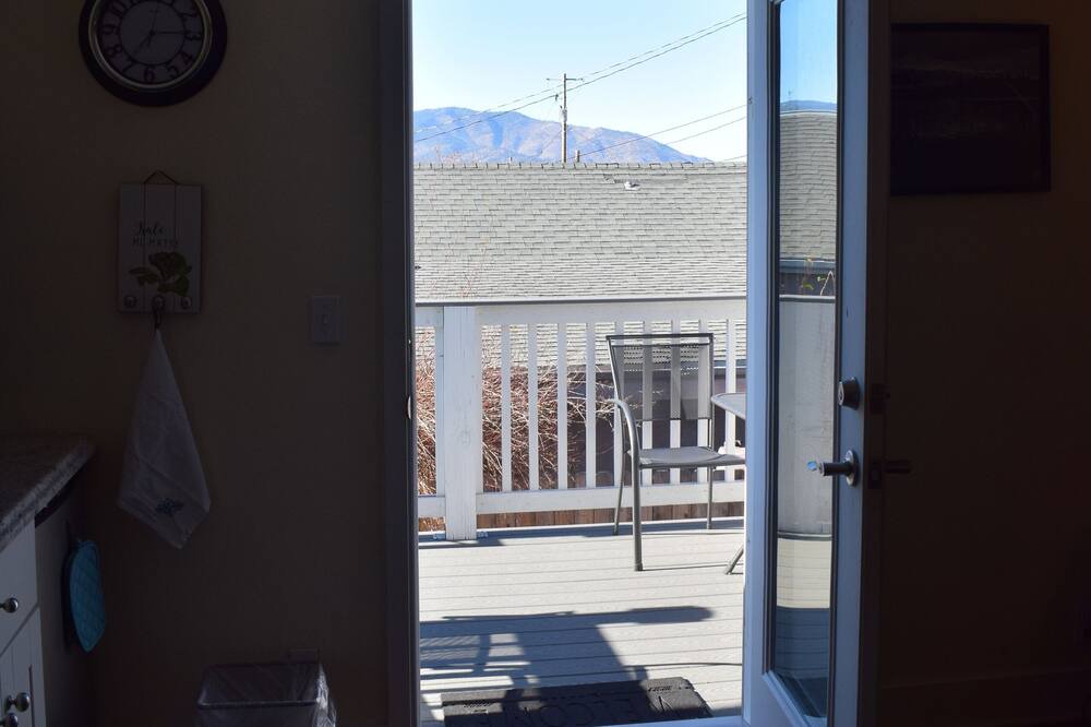 Photo of Bedroom in Weed