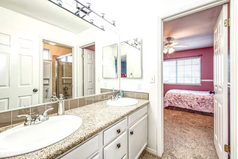 Photo of Bathroom in Clovis