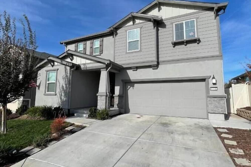 Photo of Bedroom in Citrus Heights